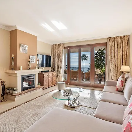 Bahia De Velerin إِستيبونا