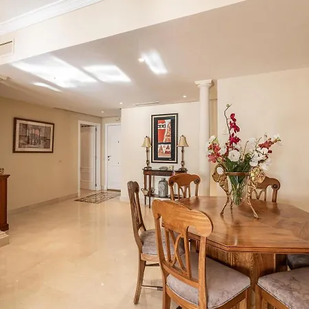 Bahia De Velerin Estepona