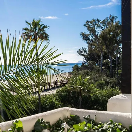 Bahia De Velerin Apartment Estepona