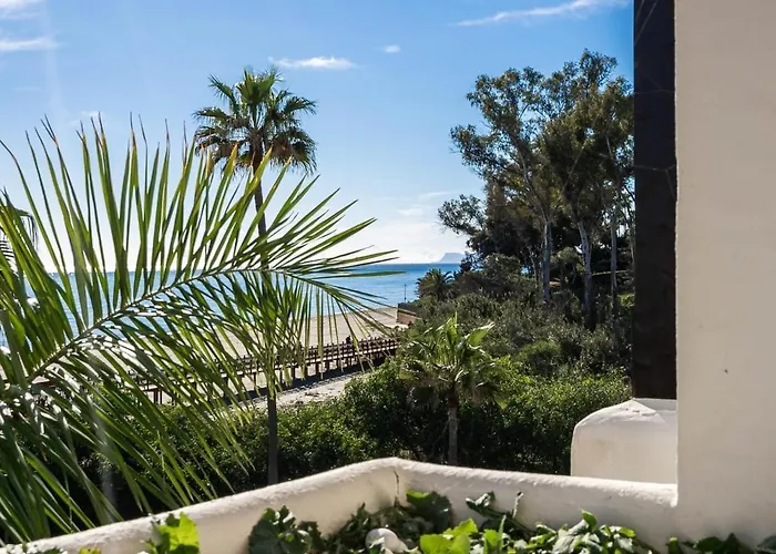 Bahía De Velerin Apartment Estepona